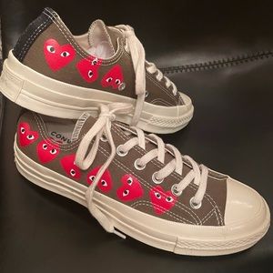 COMME DES GARÇONS PLAY CONVERSE SIZE 8 WOMENS / SIZE 6 MENS DARK GREEN